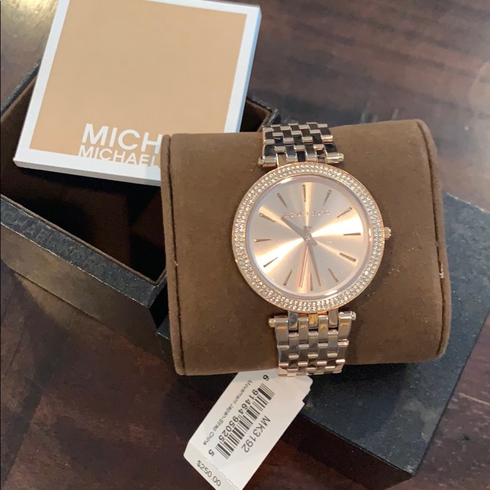 Michael Kors Darci watch - Picture 3 of 3